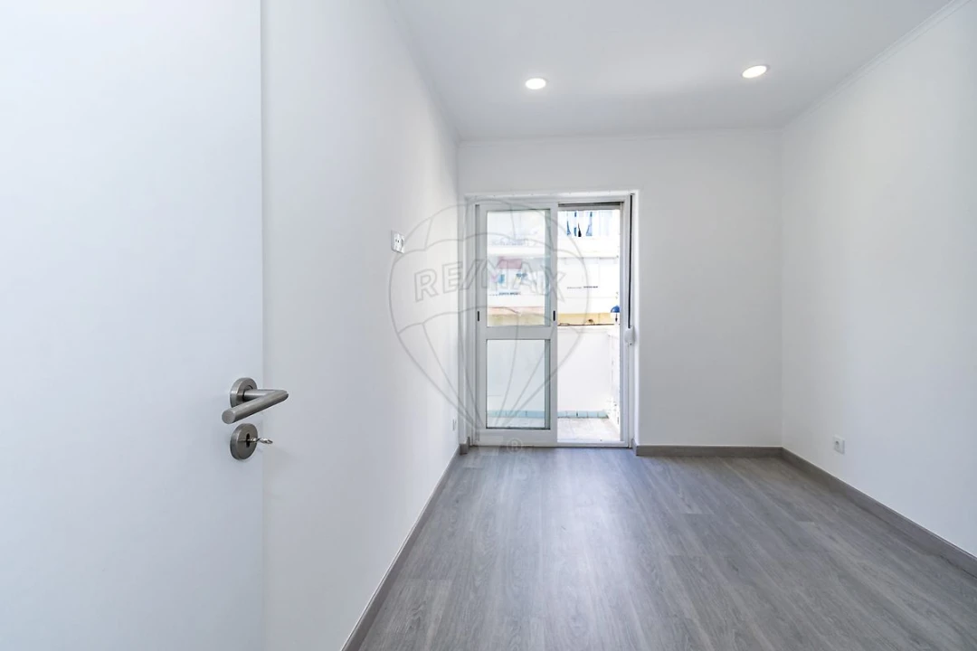 Apartamento T2 para Venda em Santa Iria de Azoia, São João da Talha e Bobadela Foto 14