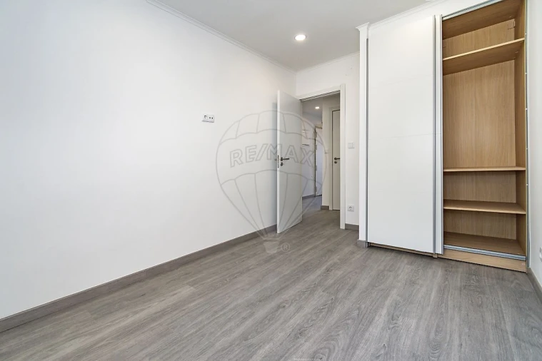 Apartamento T2 para Venda em Santa Iria de Azoia, São João da Talha e Bobadela Foto 13