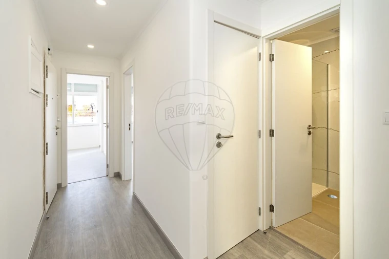 Apartamento T2 para Venda em Santa Iria de Azoia, São João da Talha e Bobadela Foto 10