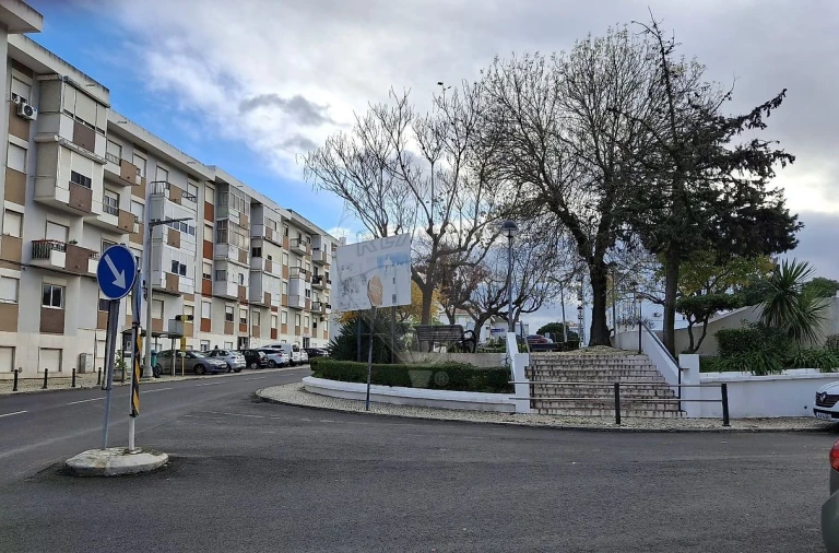 Apartamento T2 para Venda em Santa Iria de Azoia, São João da Talha e Bobadela Foto 5