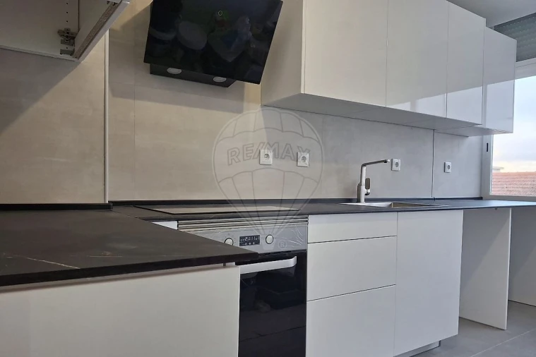 Apartamento T2 para Venda em Santa Iria de Azoia, São João da Talha e Bobadela