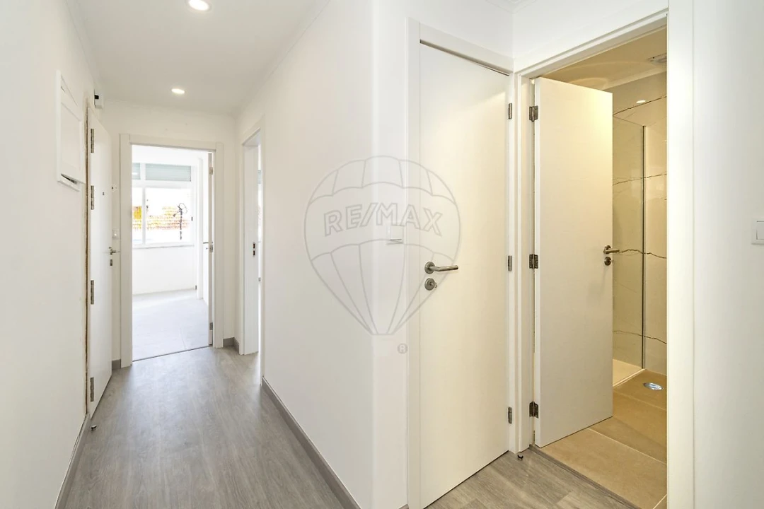 Apartamento T2 para Venda em Santa Iria de Azoia, São João da Talha e Bobadela Foto 10