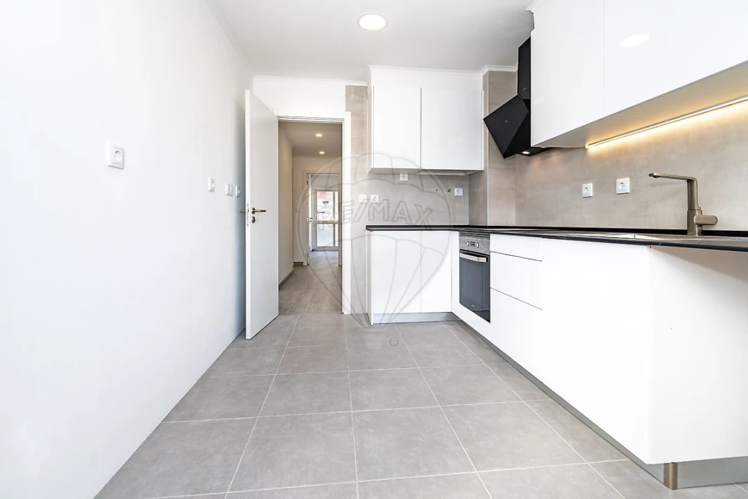 Apartamento T2 para Venda em Santa Iria de Azoia, São João da Talha e Bobadela Foto 3