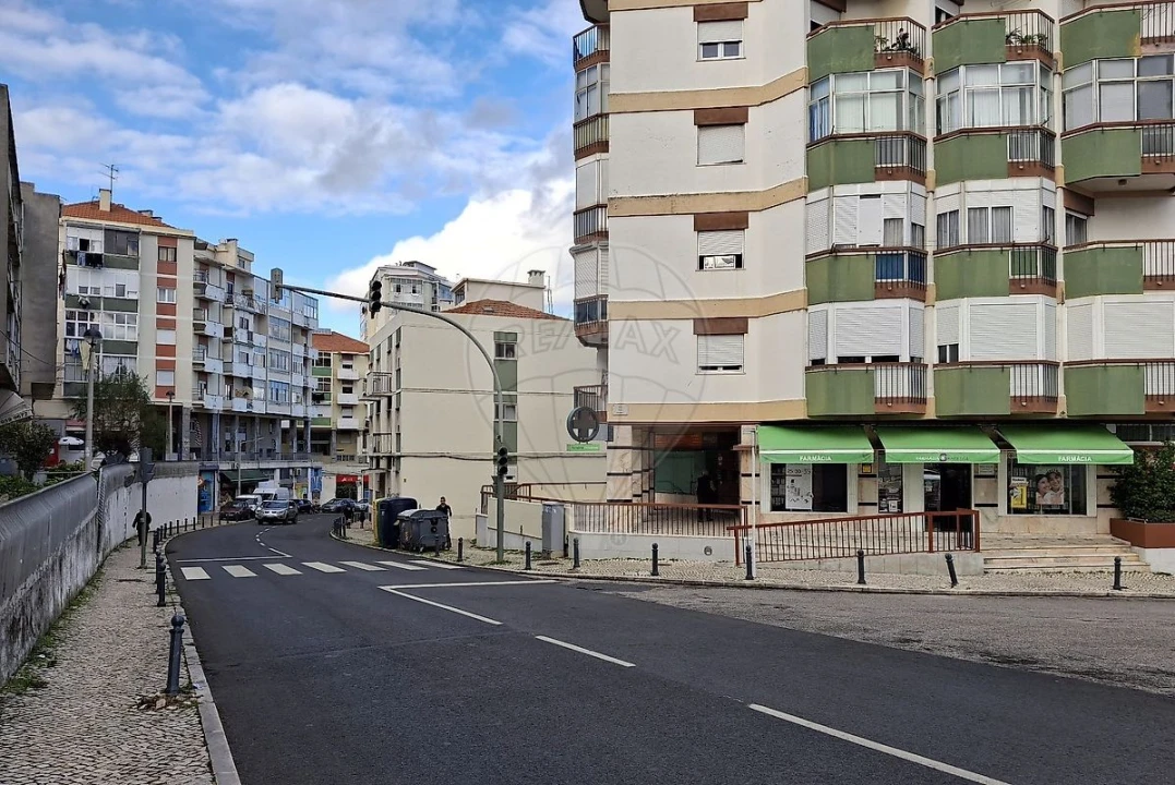 Apartamento T2 para Venda em Santa Iria de Azoia, São João da Talha e Bobadela Foto 4