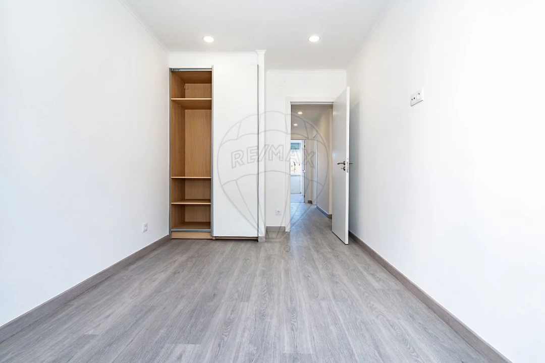 Apartamento T2 para Venda em Santa Iria de Azoia, São João da Talha e Bobadela Foto 15