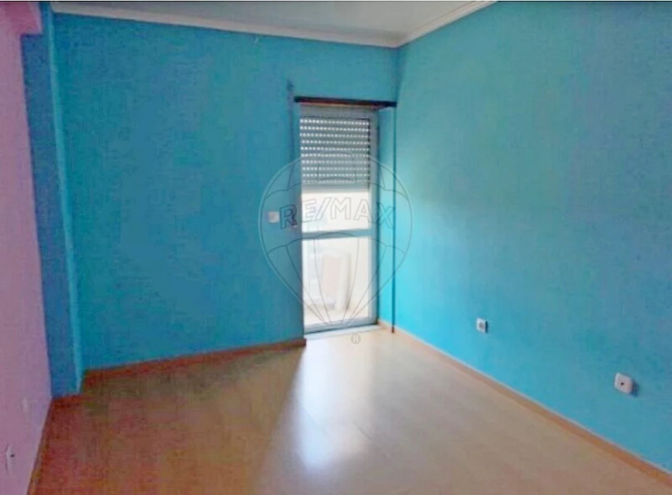 Apartamento T3 para Venda em Seixal, Arrentela e Aldeia de Paio Pires Foto 8