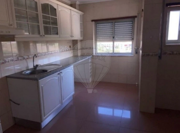 Apartamento T3 para Venda em Seixal, Arrentela e Aldeia de Paio Pires Foto 1