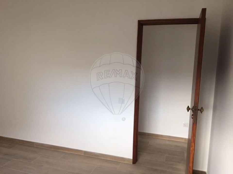 Moradia T2 para Arrendamento em Espinho Foto 5