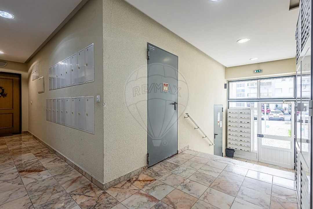 Apartamento T2 para Venda em Azambuja Foto 26