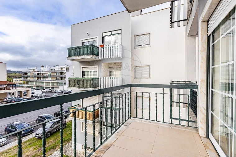 Apartamento T2 para Venda em Azambuja Foto 6