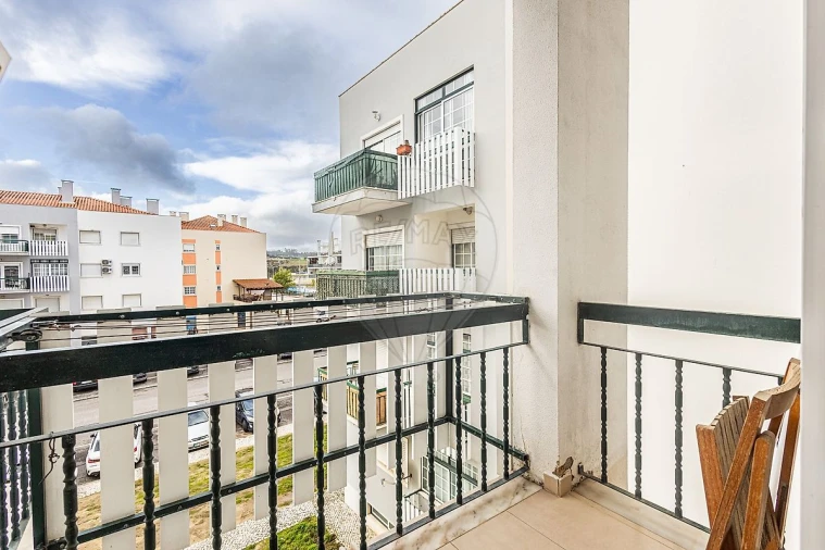 Apartamento T2 para Venda em Azambuja Foto 12