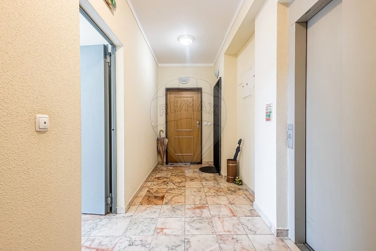 Apartamento T2 para Venda em Azambuja Foto 25