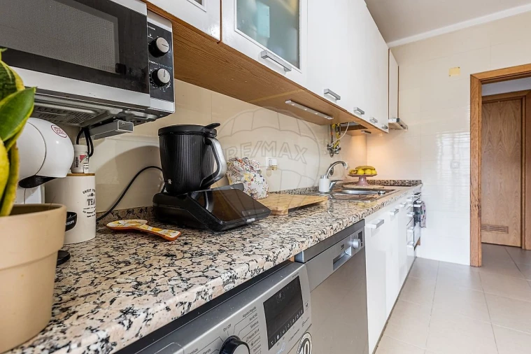 Apartamento T2 para Venda em Azambuja Foto 8