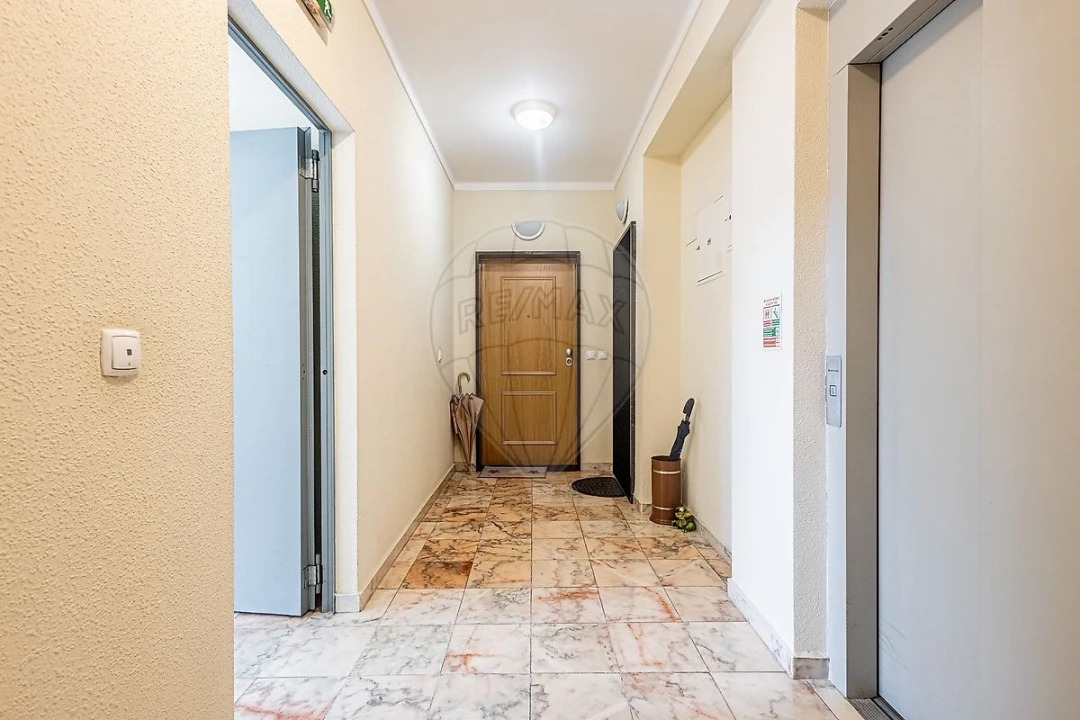 Apartamento T2 para Venda em Azambuja Foto 25