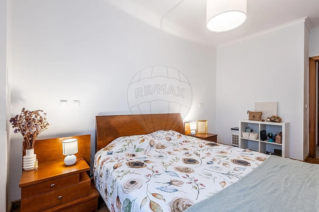 Apartamento T2 para Venda em Azambuja Foto 16