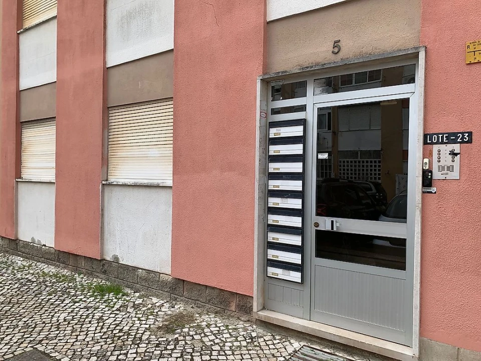 Apartamento T2 para Venda em Cacém e São Marcos Foto 9