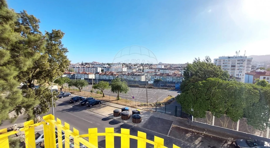 Apartamento T2 para Venda em Algueirão-Mem Martins Foto 5