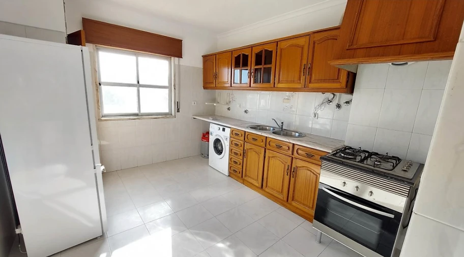 Apartamento T2 para Venda em Algueirão-Mem Martins Foto 1