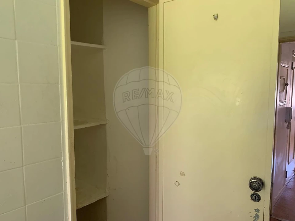 Apartamento T2 para Venda em Agualva e Mira-Sintra Foto 16