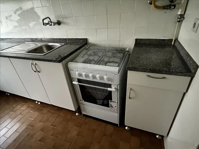 Apartamento T2 para Venda em Agualva e Mira-Sintra Foto 8