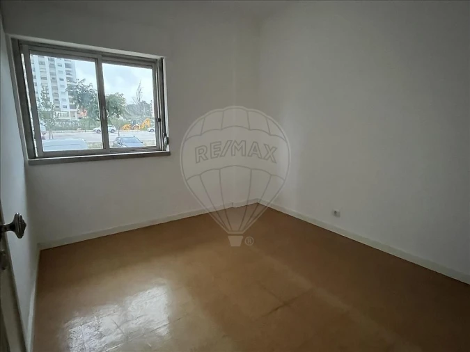 Apartamento T2 para Venda em Agualva e Mira-Sintra Foto 7