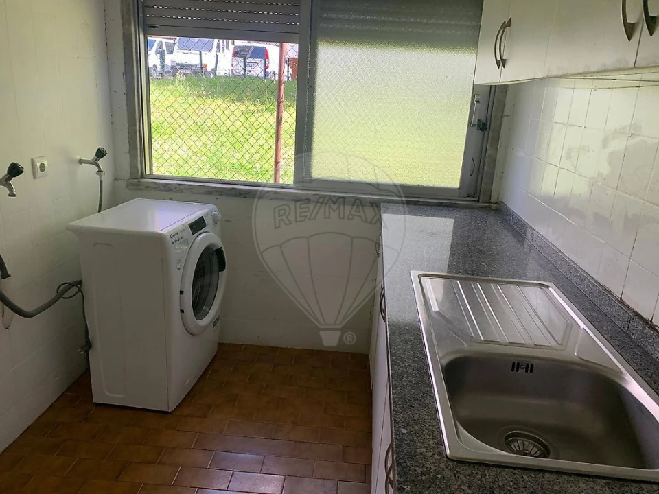 Apartamento T2 para Venda em Agualva e Mira-Sintra Foto 18