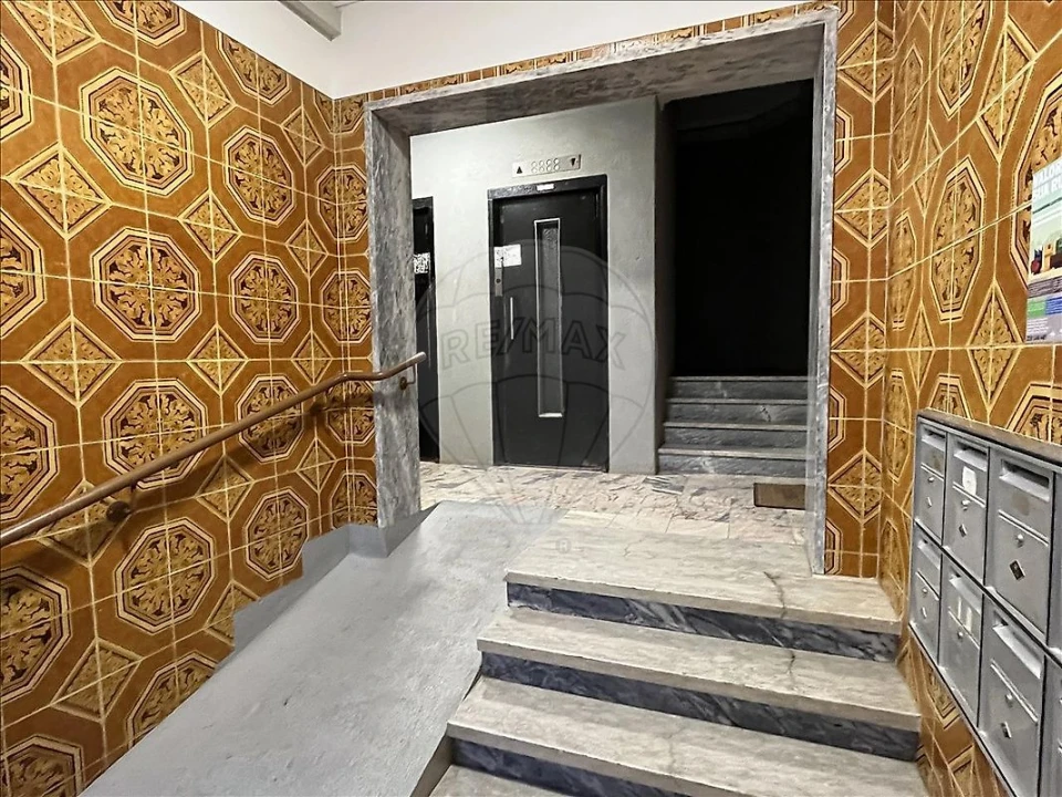 Apartamento T2 para Venda em Agualva e Mira-Sintra Foto 10