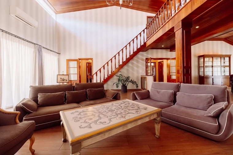 Moradia T5 para Venda em Charneca de Caparica e Sobreda Foto 6