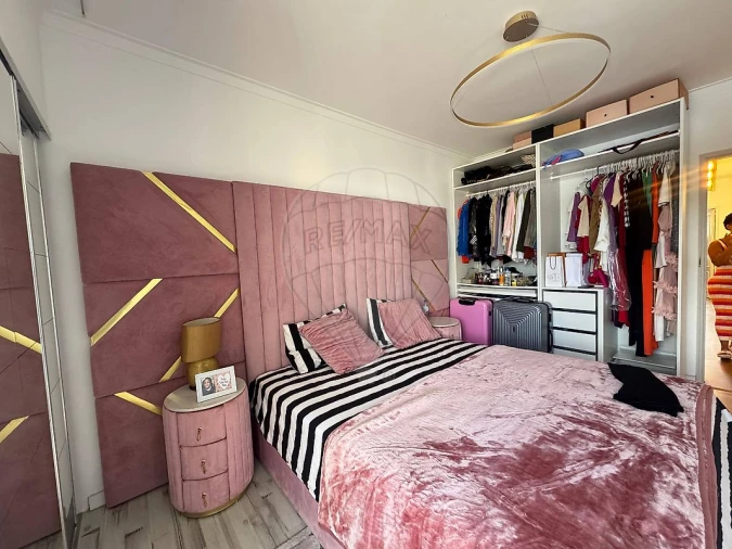 Apartamento T2 para Arrendamento em Rio de Mouro Foto 14