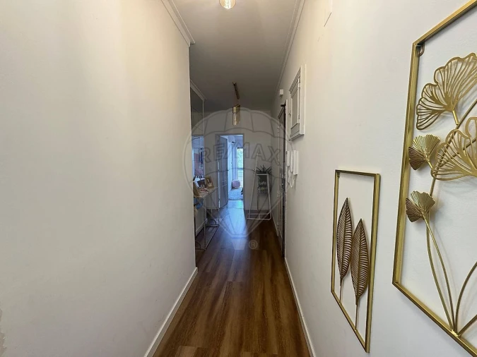 Apartamento T2 para Arrendamento em Rio de Mouro Foto 12