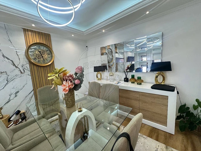 Apartamento T2 para Arrendamento em Rio de Mouro Foto 4