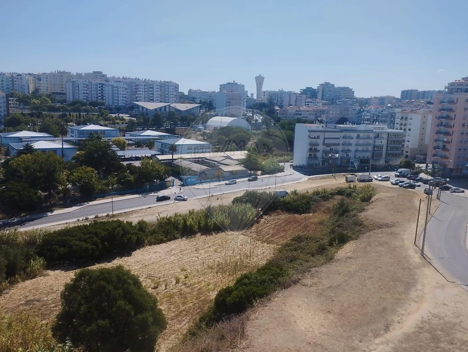 Apartamento T1 para Venda em Laranjeiro e Feijó Foto 2