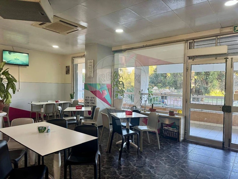 Negócio para Venda em Póvoa de Santa Iria e Forte da Casa Foto 1