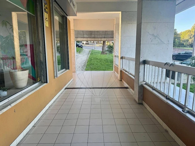 Negócio para Venda em Póvoa de Santa Iria e Forte da Casa Foto 2