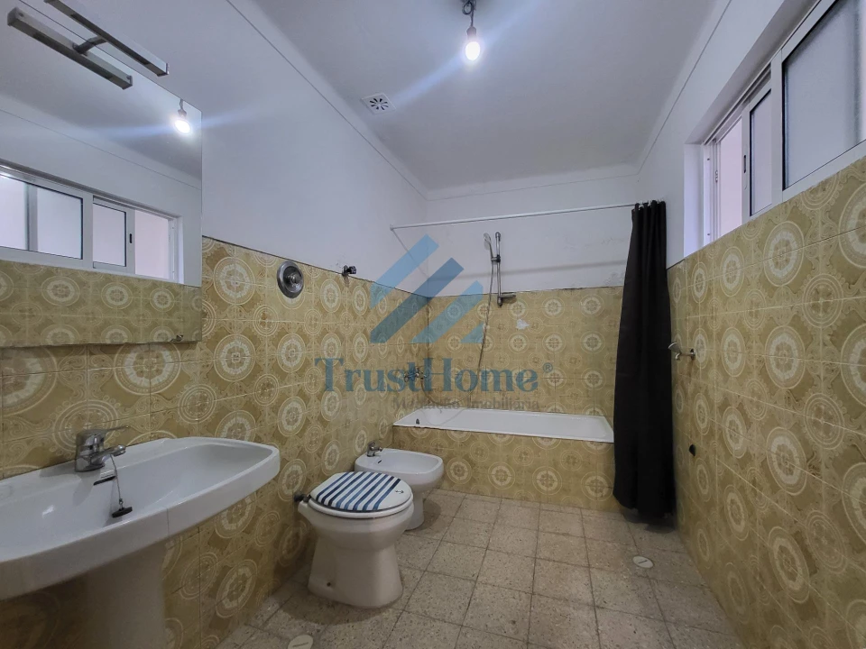 Moradia T2 para Venda em Agualva e Mira-Sintra Foto 3