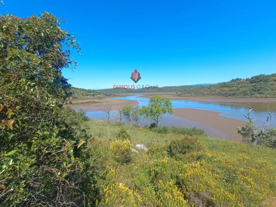 Terreno para Venda em Estômbar e Parchal Foto 1
