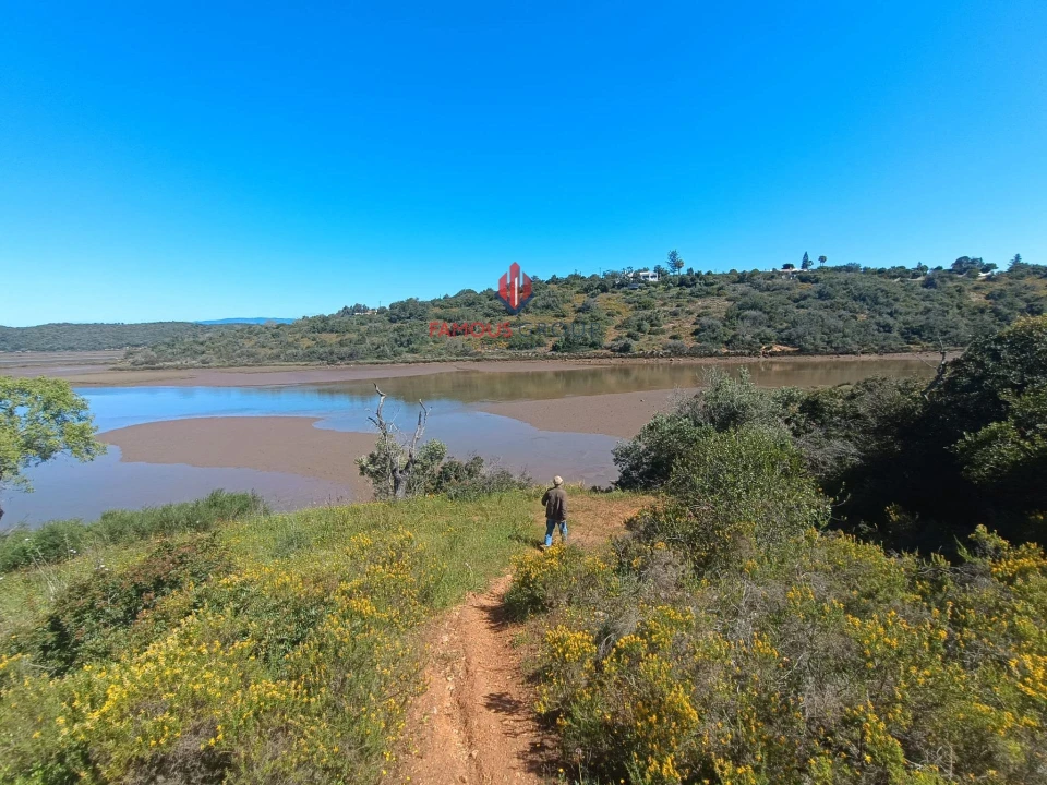 Terreno para Venda em Estômbar e Parchal Foto 2