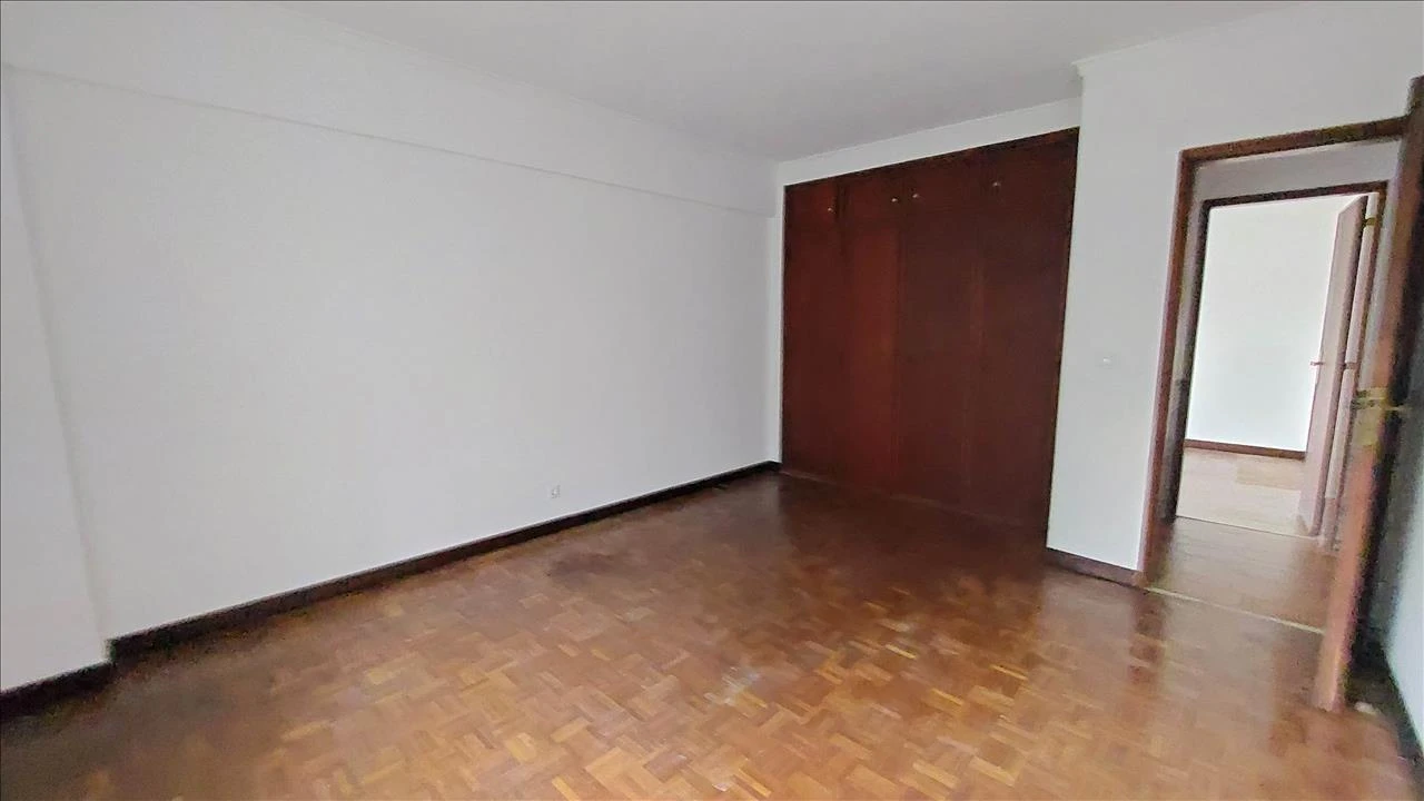 Apartamento T3 para Venda em Rio de Mouro Foto 10