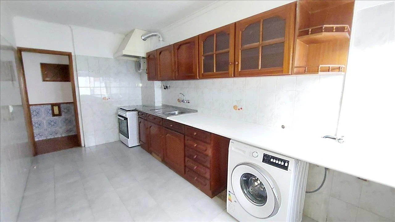 Apartamento T3 para Venda em Rio de Mouro Foto 7