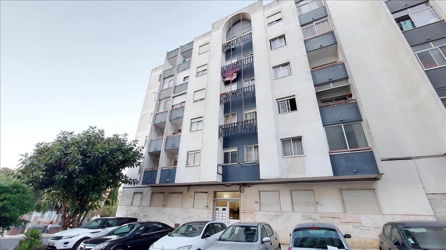 Apartamento T3 para Venda em Rio de Mouro Foto 1