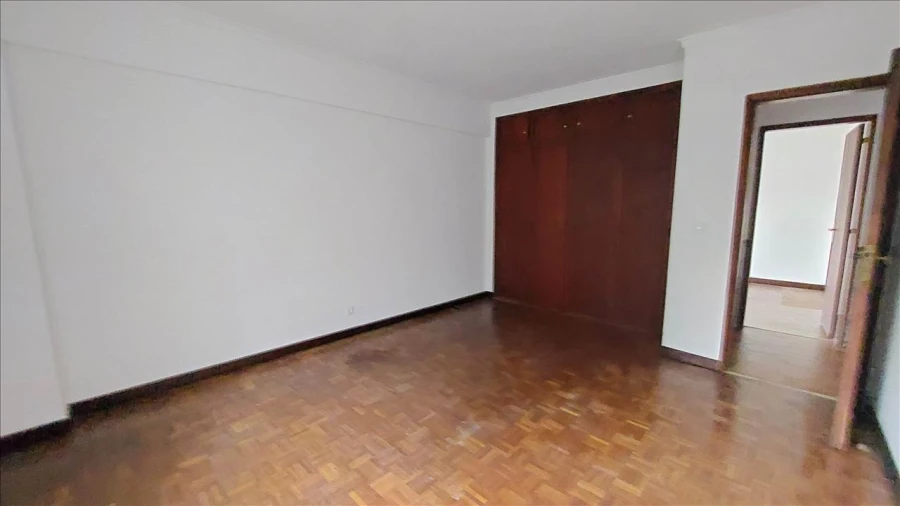 Apartamento T3 para Venda em Rio de Mouro Foto 10