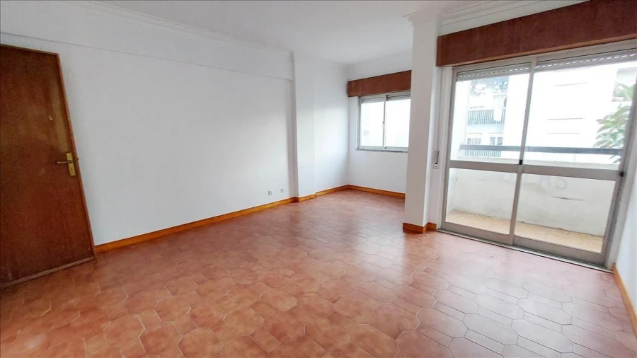 Apartamento T3 para Venda em Rio de Mouro Foto 5