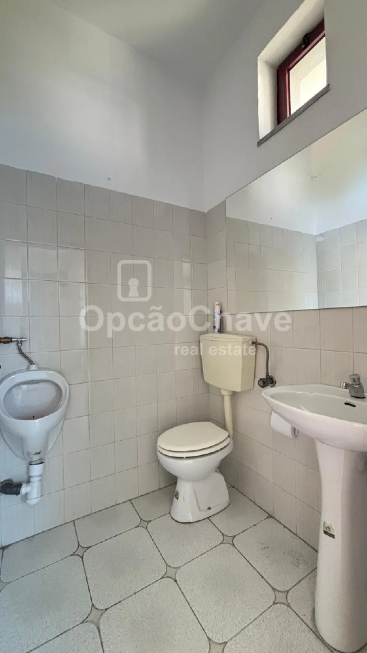 Loja para Arrendamento em Abraveses Foto 4