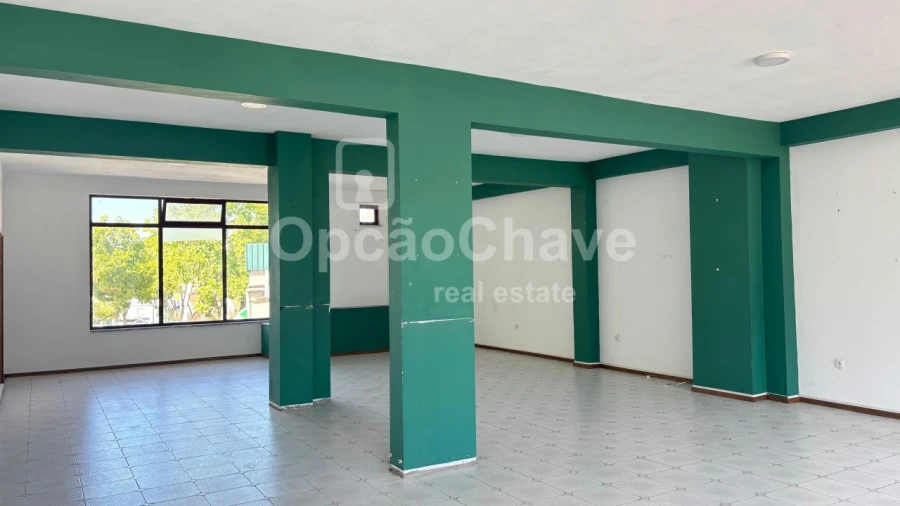 Loja para Arrendamento em Abraveses