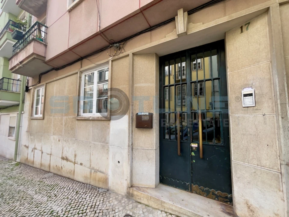 Apartamento T2 para Arrendamento em Campo de Ourique Foto 2