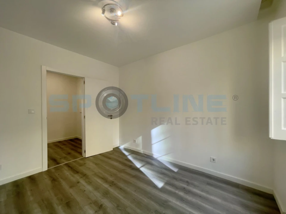 Apartamento T2 para Arrendamento em Campo de Ourique Foto 14