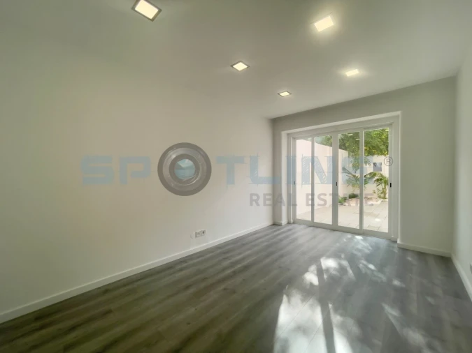 Apartamento T2 para Arrendamento em Campo de Ourique Foto 12