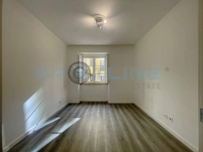 Apartamento T2 para Arrendamento em Campo de Ourique Foto 13