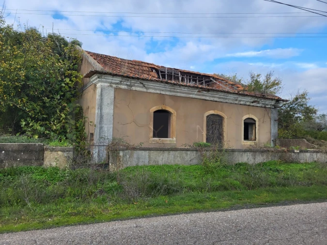 Terreno para Venda em Casais e Alviobeira