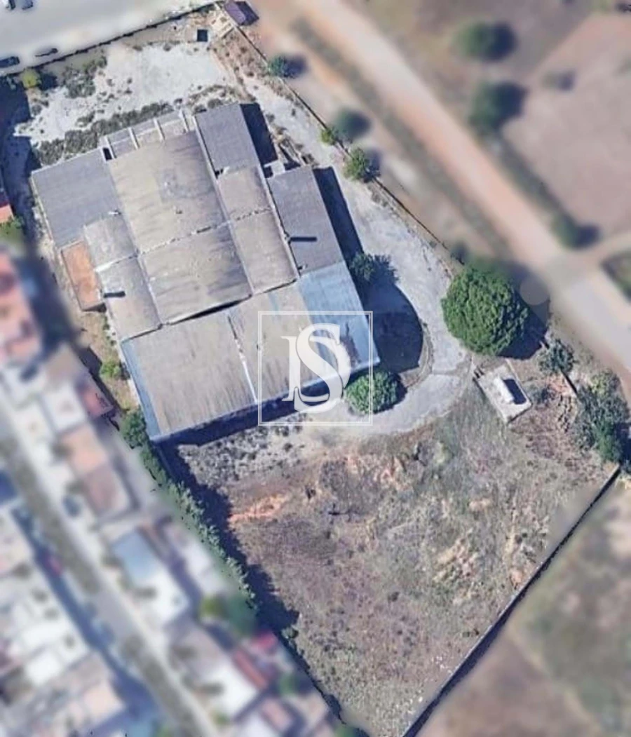 Terreno para Venda em Quelfes Foto 3